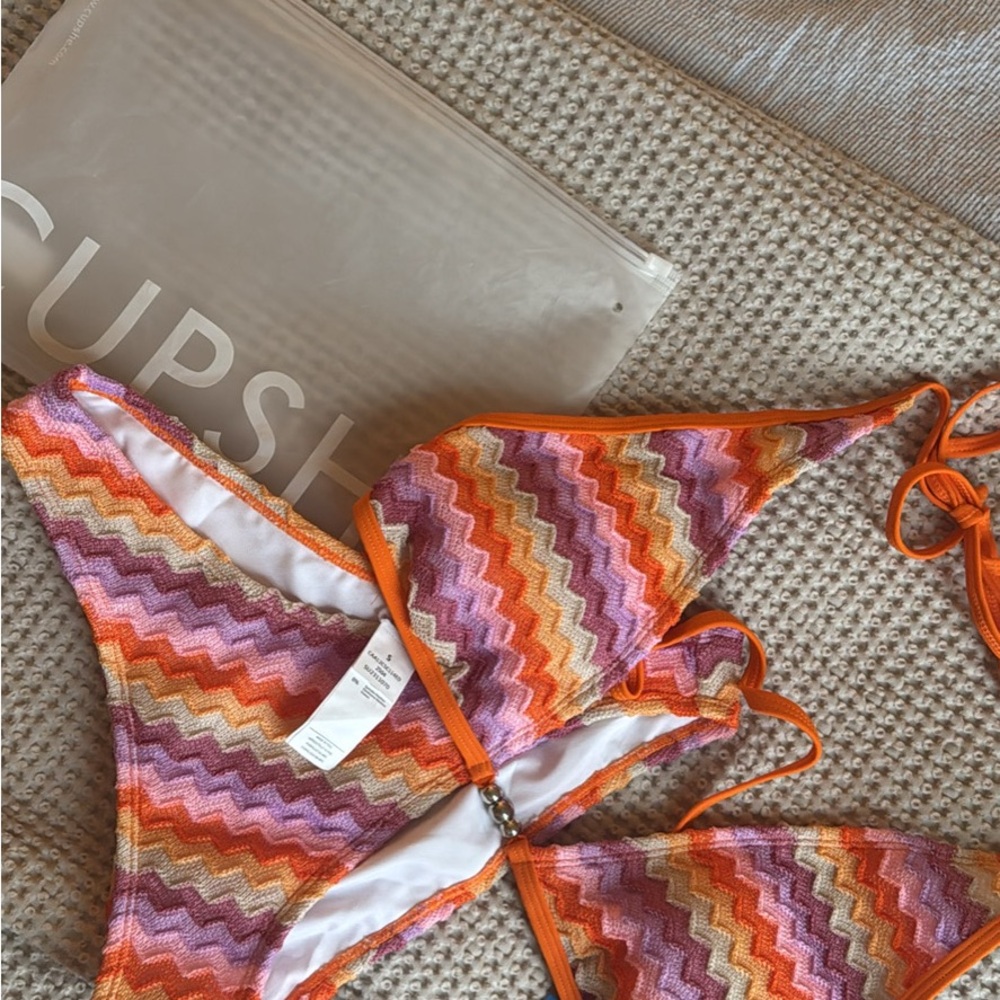 Cupshe Multicolor Zigzag Bikini Top